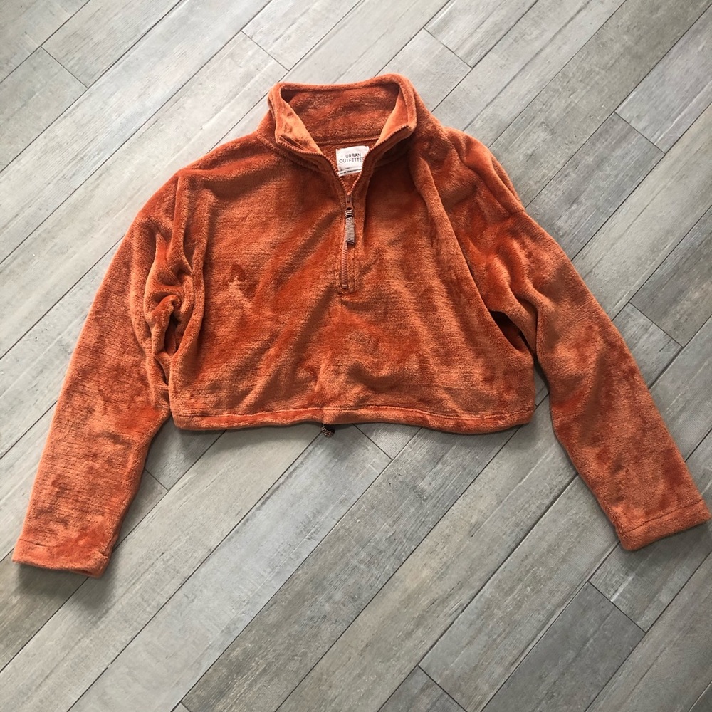 Urban Outfitters Cropped sweatshirt